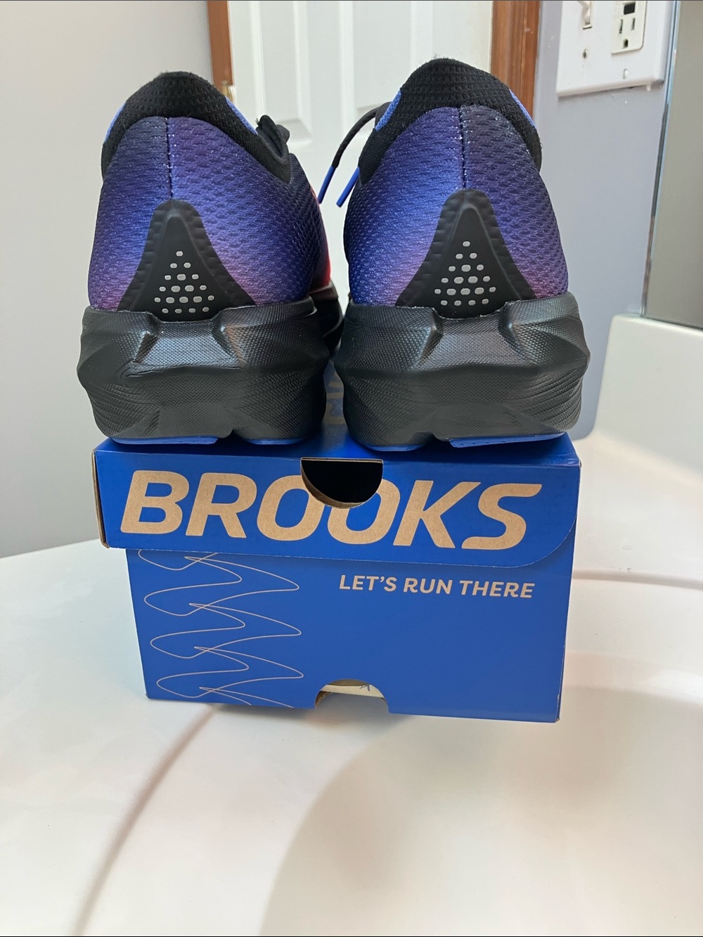Brooks Men's Hyperion 3 Blue/Black/Orange Size 12 Medium Brand New (Retail $140) - Picture 5 of 6